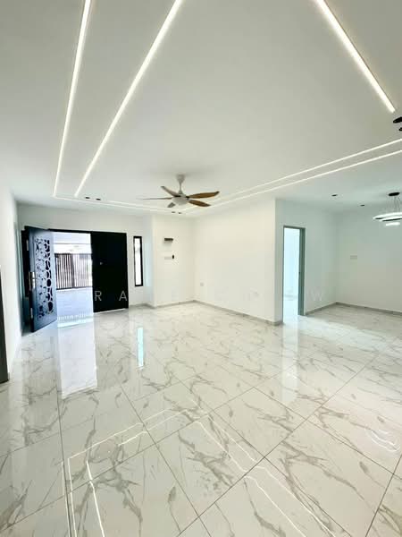 Rumah Teres 1 Tingkat untuk Dijual di Taman Kulai (Kulai) - Grace Chiew - Living Room - PropertyGuru.com.my