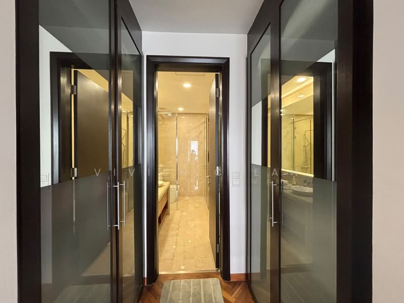Servis Apartment untuk Disewa di Straits Quay (The Suites at Waterside) - Vivien Cheah - Bathroom - PropertyGuru.com.my