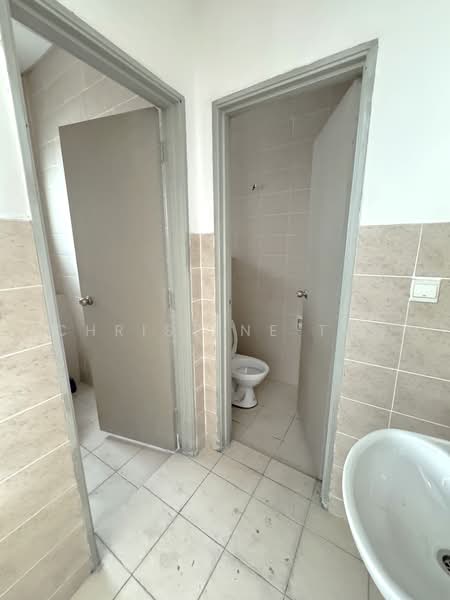 Kedai / Pejabat untuk Disewa di Shah Alam (Selangor) - Christine Tan - Bathroom - PropertyGuru.com.my