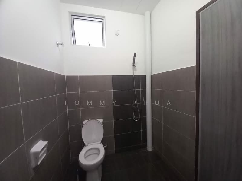 2-storey Terraced House for Rent in Johor Bahru (Johor) - Tommy Phua - Bathroom - PropertyGuru.com.my
