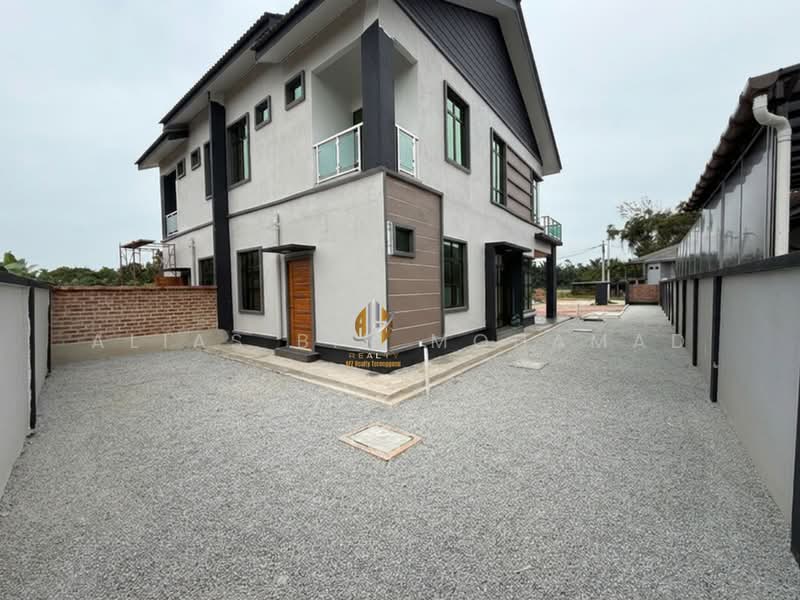 Semi-Detached House for Sale in Kampung Mengabang Telipot 1 (Batu Rakit) - Alias Bin Mohamad - PropertyGuru.com.my