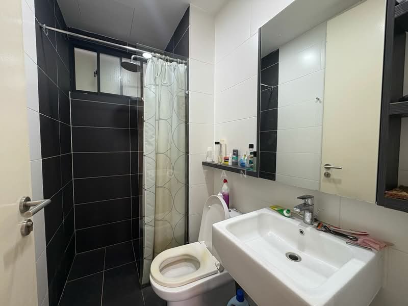 Kondominium untuk Dijual di Dua Menjalara - BC TAN - Bathroom - PropertyGuru.com.my