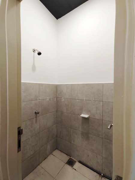 Office for Rent in Petaling Jaya (Selangor) - Cris Liu - Bathroom - PropertyGuru.com.my