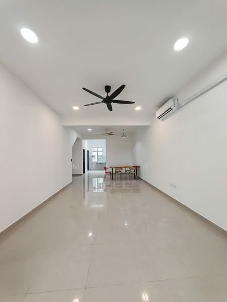 Terraced House for Rent in Bandar Dato Onn (Tebrau) - Tommy Phua - Living Room - PropertyGuru.com.my