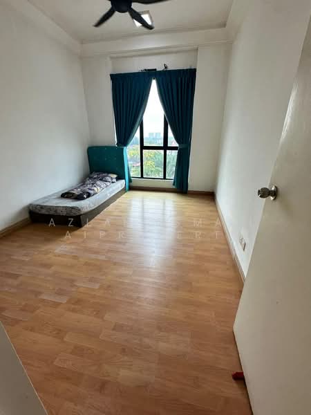 Pangsapuri untuk Dijual di The Platino Serviced Apartment - Azlan Ismail aiproperty - Bedroom - PropertyGuru.com.my