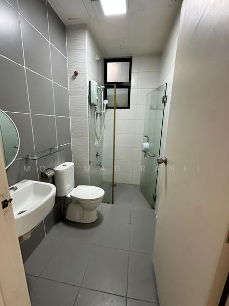 Pangsapuri untuk Dijual di The Platino Serviced Apartment - Mohamad Rahfi - Bathroom - PropertyGuru.com.my
