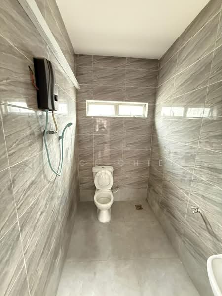 2-storey Terraced House for Sale in Taman Ungku Tun Aminah (Skudai) - Grace Chiew - Bathroom - PropertyGuru.com.my
