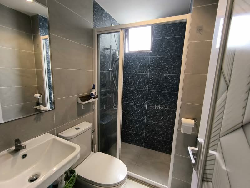 Kondominium untuk Disewa di Mutiara Oriental - Eric Lim - Bathroom - PropertyGuru.com.my