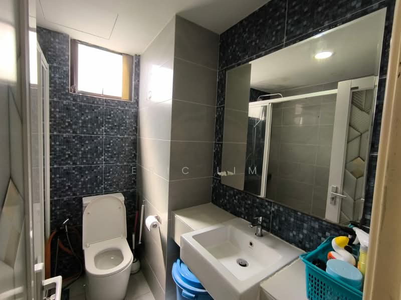 Kondominium untuk Disewa di Mutiara Oriental - Eric Lim - Bathroom - PropertyGuru.com.my