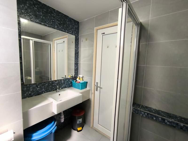 Kondominium untuk Disewa di Mutiara Oriental - Eric Lim - Bathroom - PropertyGuru.com.my