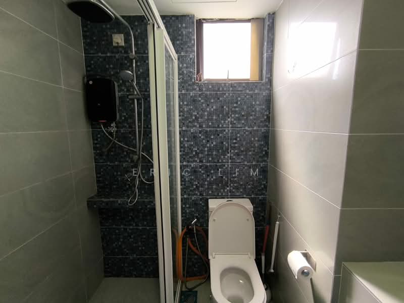 Kondominium untuk Disewa di Mutiara Oriental - Eric Lim - Bathroom - PropertyGuru.com.my
