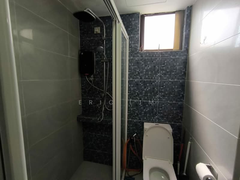 Kondominium untuk Disewa di Mutiara Oriental - Eric Lim - Bathroom - PropertyGuru.com.my