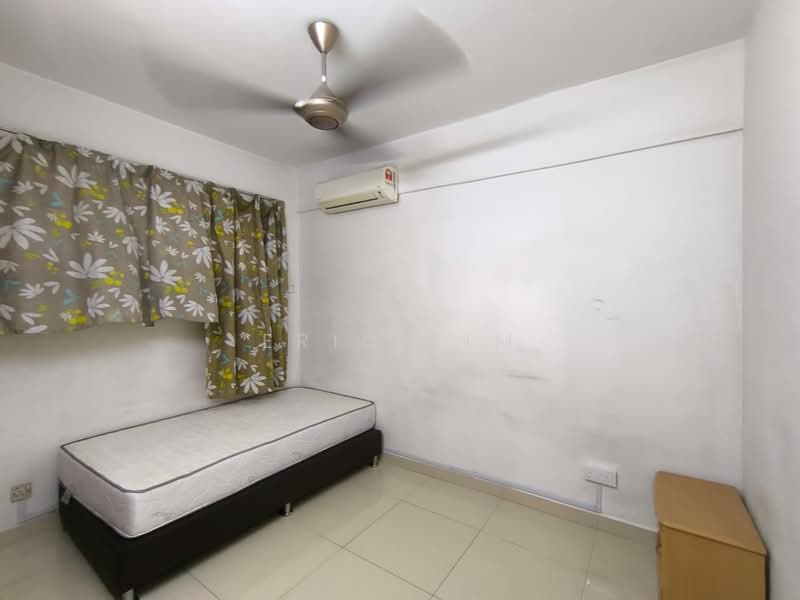 Kondominium untuk Disewa di Mutiara Oriental - Eric Lim - Bedroom - PropertyGuru.com.my