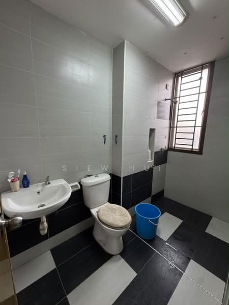 2-storey Terraced House for Sale in Taman Bestari Indah (Ulu Tiram) - Siew Hui - PropertyGuru.com.my