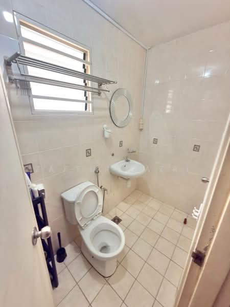 Rumah Teres 2 Tingkat untuk Dijual di Sunway Alam Suria (Shah Alam) - Zaffur Nazri - Bathroom - PropertyGuru.com.my
