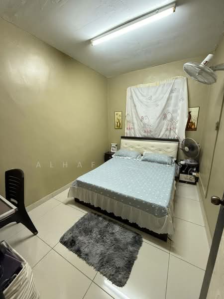 Pangsapuri untuk Dijual di Sri Putra Apartment - ALHAFIZ AZIS - Bedroom - PropertyGuru.com.my