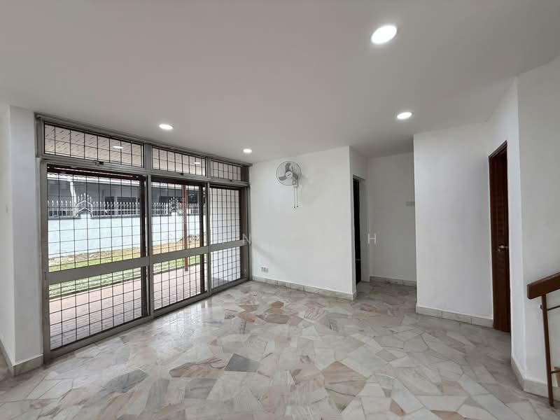 Rumah Banglo untuk Disewa di Taman Suria (Johor Bahru) - Sean Yeoh - Living Room - PropertyGuru.com.my