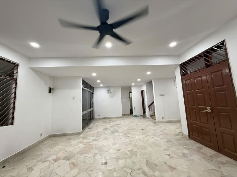 Rumah Banglo untuk Disewa di Taman Suria (Johor Bahru) - Sean Yeoh - Living Room - PropertyGuru.com.my