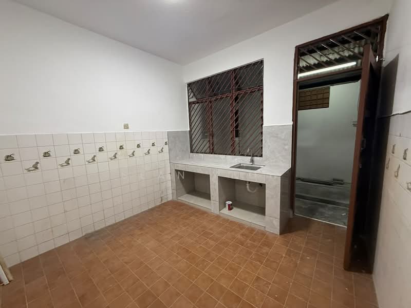 Rumah Banglo untuk Disewa di Taman Suria (Johor Bahru) - Sean Yeoh - Kitchen - PropertyGuru.com.my