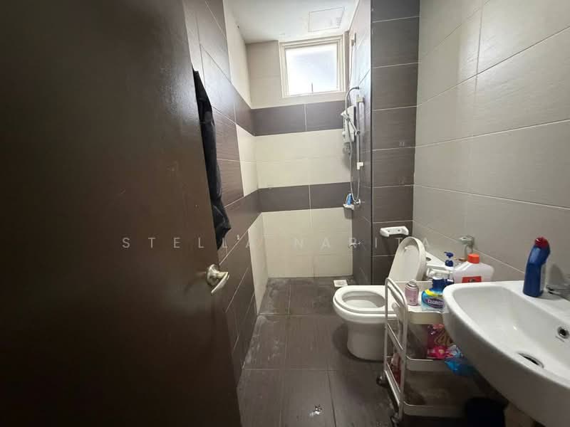 Kondominium untuk Dijual di M Condominium @ Larkin - Stella Narita - Bathroom - PropertyGuru.com.my