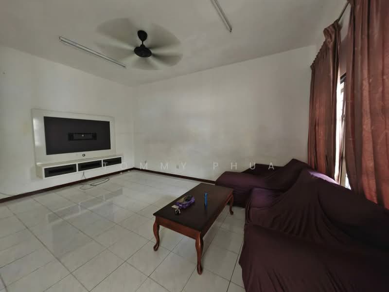 2-storey Terraced House for Rent in Taman Daya (Johor Bahru) - Tommy Phua - Living Room - PropertyGuru.com.my