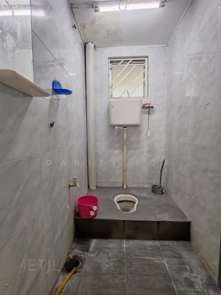 1-storey Terraced House for Sale in Taman Pendamar Indah (Klang) - Daniel Kok - Bathroom - PropertyGuru.com.my