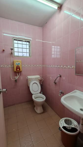 Rumah Teres 2 Tingkat untuk Dijual di Taman Megah Ria (Masai) - Cindy Soh - Bathroom - PropertyGuru.com.my