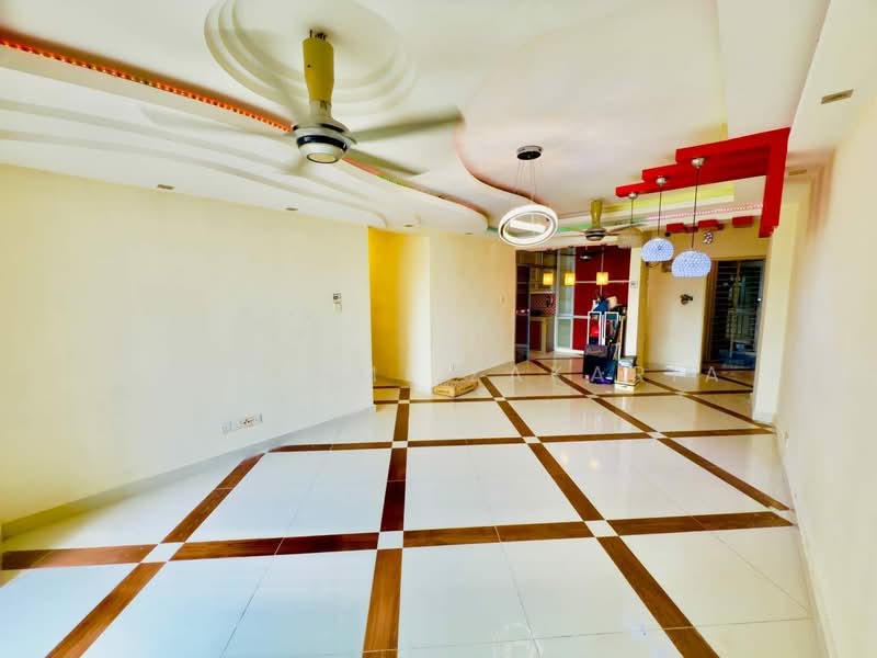 Kondominium untuk Dijual di Suriamas - Zulhilmi Zakaria - Living Room - PropertyGuru.com.my