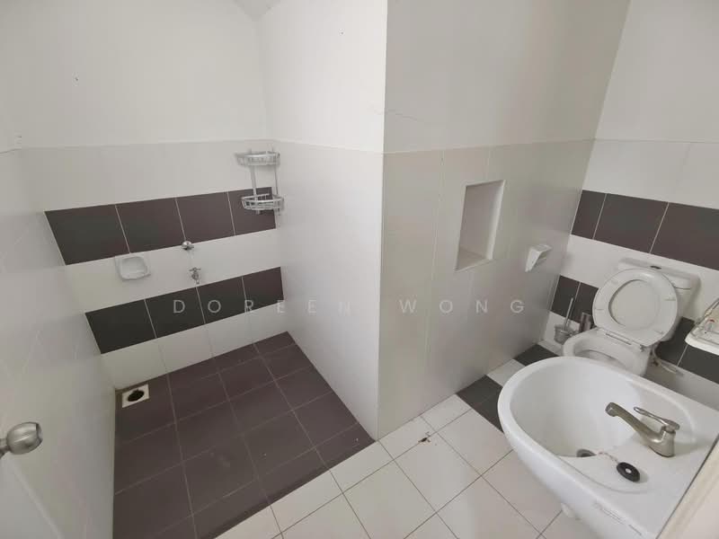 2-storey Terraced House for Sale in Skudai (Johor) - Doreen Wong - Bathroom - PropertyGuru.com.my