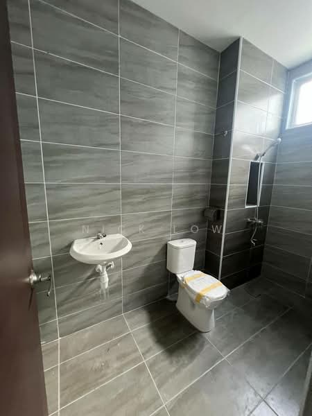 Cluster House for Rent in Taman Bestari Indah (Ulu Tiram) - Nick Low - Bathroom - PropertyGuru.com.my