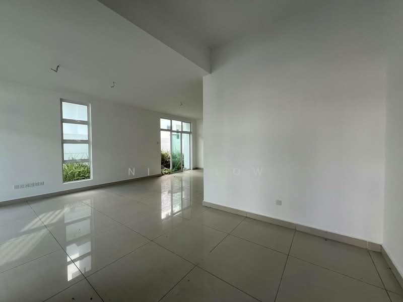 Cluster House for Rent in Taman Bestari Indah (Ulu Tiram) - Nick Low - Living Room - PropertyGuru.com.my
