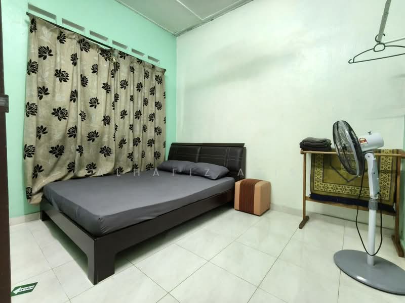 Rumah Teres 1 Tingkat untuk Dijual di Taman Pulai Emas (Kulai) - ALHAFIZ AZIS - Bedroom - PropertyGuru.com.my