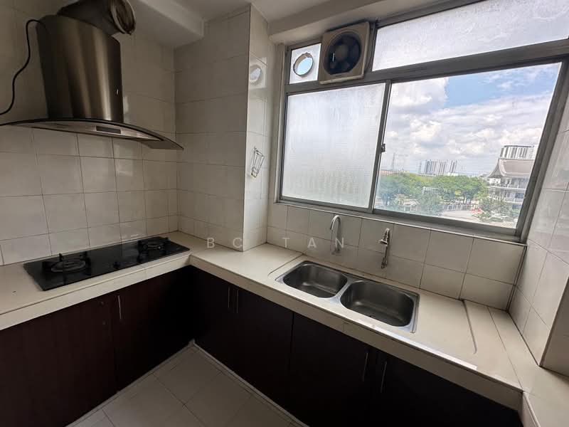 Apartment for Sale at Vista Mutiara - BC TAN - Kitchen - PropertyGuru.com.my
