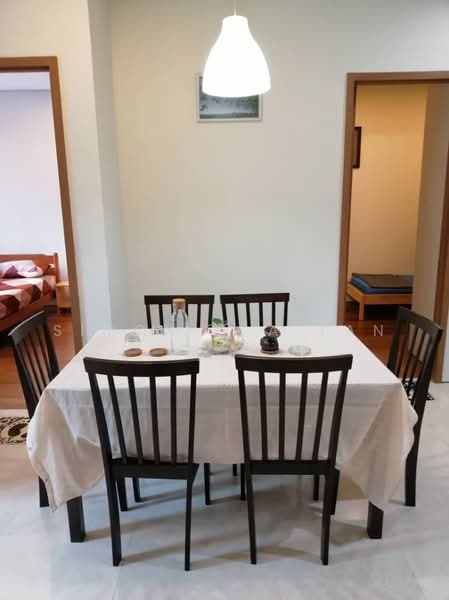 Kondominium untuk Dijual di Soho Suites Serviced Residence @ KLCC - Simon G A Tan - spacious dining area - PropertyGuru.com.my