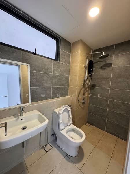 Servis Apartment untuk Disewa di Setia City Residences - Elwin Chok - Bathroom - PropertyGuru.com.my