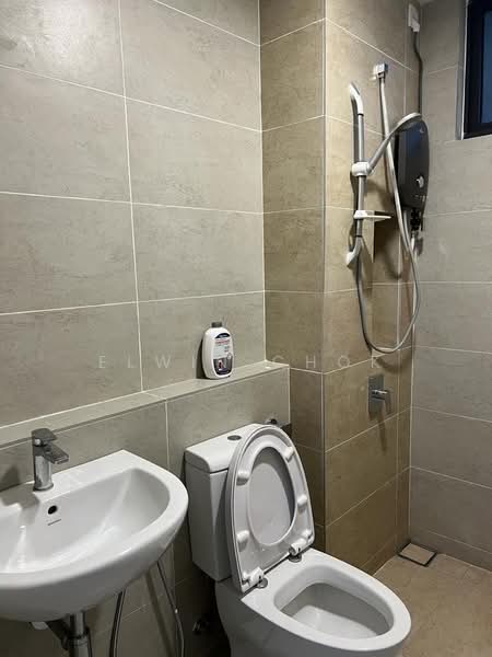 Servis Apartment untuk Disewa di Setia City Residences - Elwin Chok - Bathroom - PropertyGuru.com.my