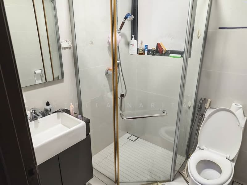 Kondominium untuk Disewa di Kings Bay @ Country Garden Danga Bay - Stella Narita - Bathroom - PropertyGuru.com.my