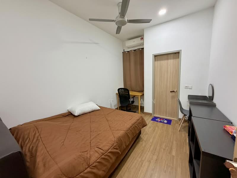 2-storey Terraced House for Sale in Bandar Bukit Raja (Klang) - Fong Yan - Bedroom - PropertyGuru.com.my