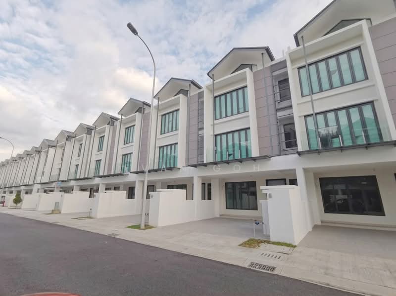 Rumah Teres 2-Tingkat untuk Dijual di Puchong (Selangor) - Evan Goh - Exterior - PropertyGuru.com.my