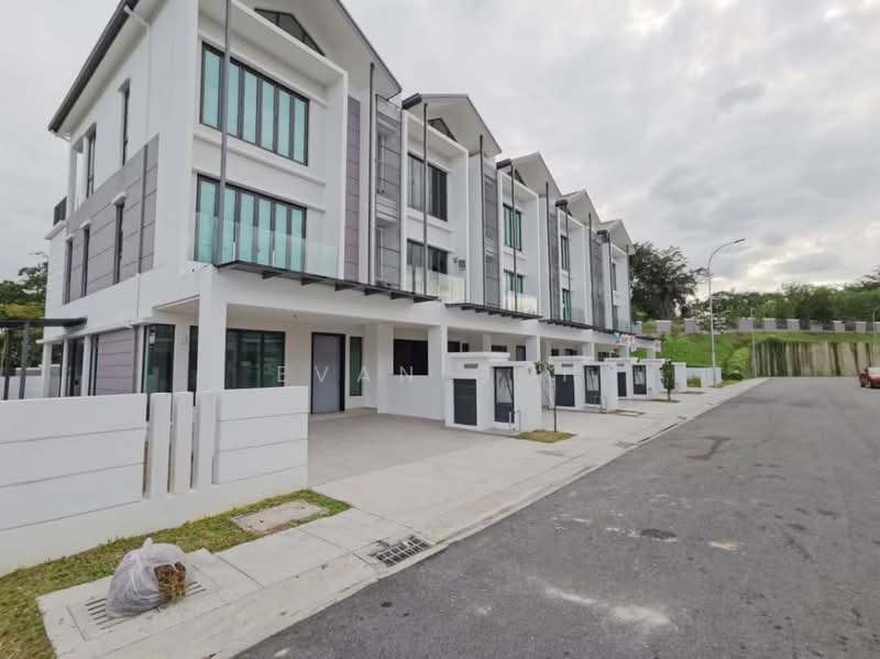 Rumah Teres 2-Tingkat untuk Dijual di Puchong (Selangor) - Evan Goh - Exterior - PropertyGuru.com.my