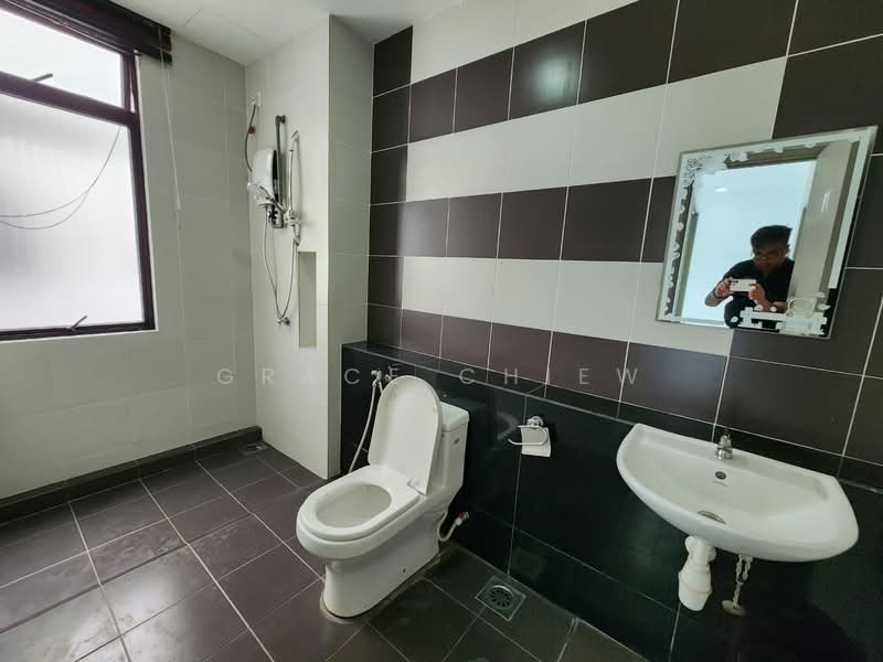 Pangsapuri untuk Disewa di Austin Regency (Pangsapuri Austin Perdana) - Grace Chiew - Bathroom - PropertyGuru.com.my