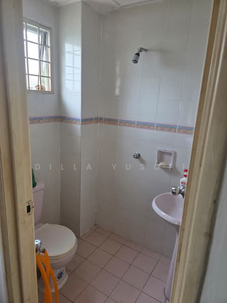 Pangsapuri untuk Dijual di Pangsapuri Cendana - DILLA YUSOFF - Bathroom - PropertyGuru.com.my