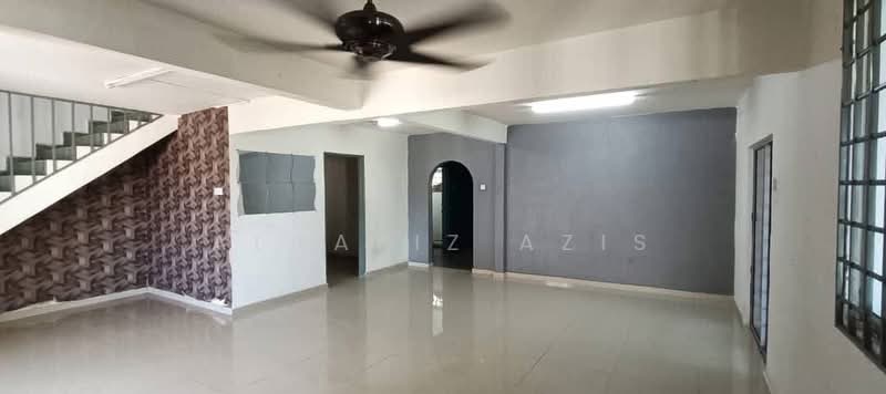 Rumah Teres 2-Tingkat untuk Dijual di Taman Kota Masai (Pasir Gudang) - ALHAFIZ AZIS - Living Room - PropertyGuru.com.my