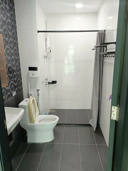 Service Residence for Sale at Wave @ Marina Cove - CN Wang - Bathroom - PropertyGuru.com.my