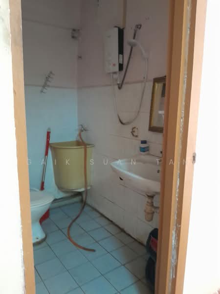 Rumah Flat untuk Disewa di Desa Sri Swarna - Gaik Suan Tan - Bathroom - PropertyGuru.com.my