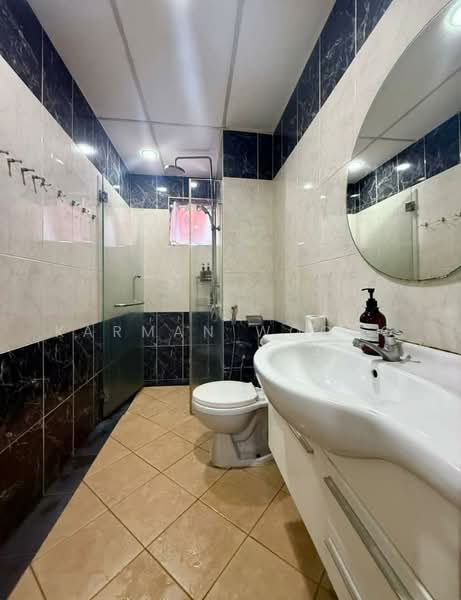 Pangsapuri untuk Dijual di Jalil Damai Apartments - Karman Woong - Bathroom - PropertyGuru.com.my