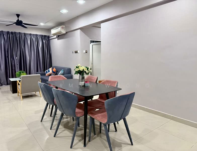 Pangsapuri untuk Dijual di Jalil Damai Apartments - Karman Woong - Living Room - PropertyGuru.com.my