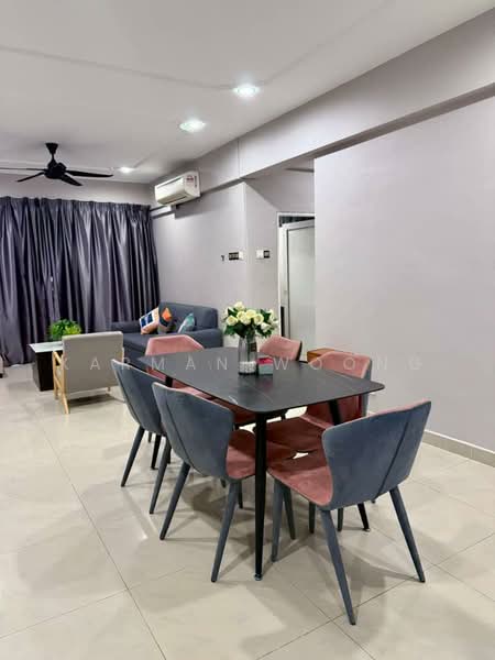 Pangsapuri untuk Dijual di Jalil Damai Apartments - Karman Woong - Living Room - PropertyGuru.com.my