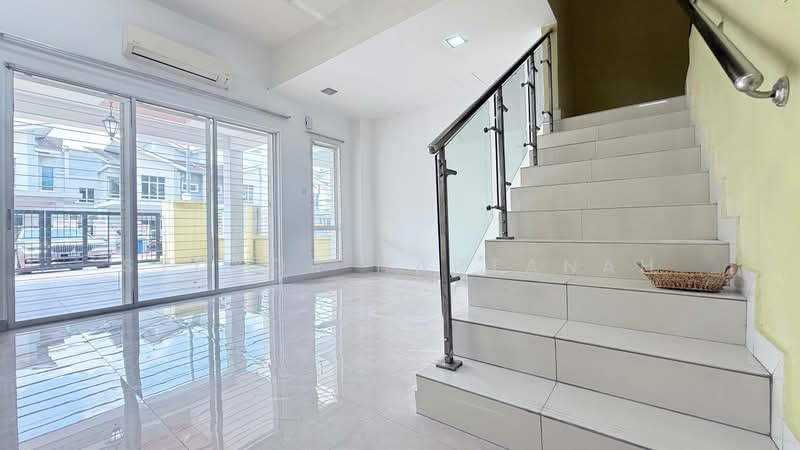 Rumah Teres 2-Tingkat untuk Dijual di Shah Alam (Selangor) - Syukor Hartanah - Living Room - PropertyGuru.com.my