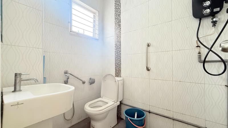 Rumah Teres 2-Tingkat untuk Dijual di Shah Alam (Selangor) - Syukor Hartanah - Bathroom - PropertyGuru.com.my